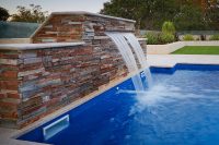 آبنما و تأثیر آن بر استخر زیبایی، آرامش و گردش آب با هم