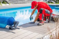 راهنمای جامع انتخاب تجهیزات استخر برای ویلاها و منازل شخصی